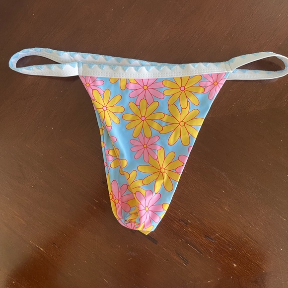 Swimsuit - Picture 9 of 12